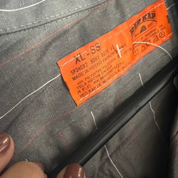 Leinenkugel Button up T-shirt - Picture 7 of 7